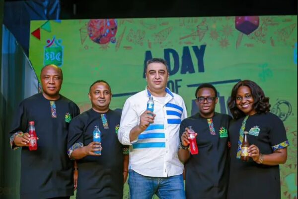 Seven Up Bottling Company Introduces Hydr8 100 And D’Vybe Beverages